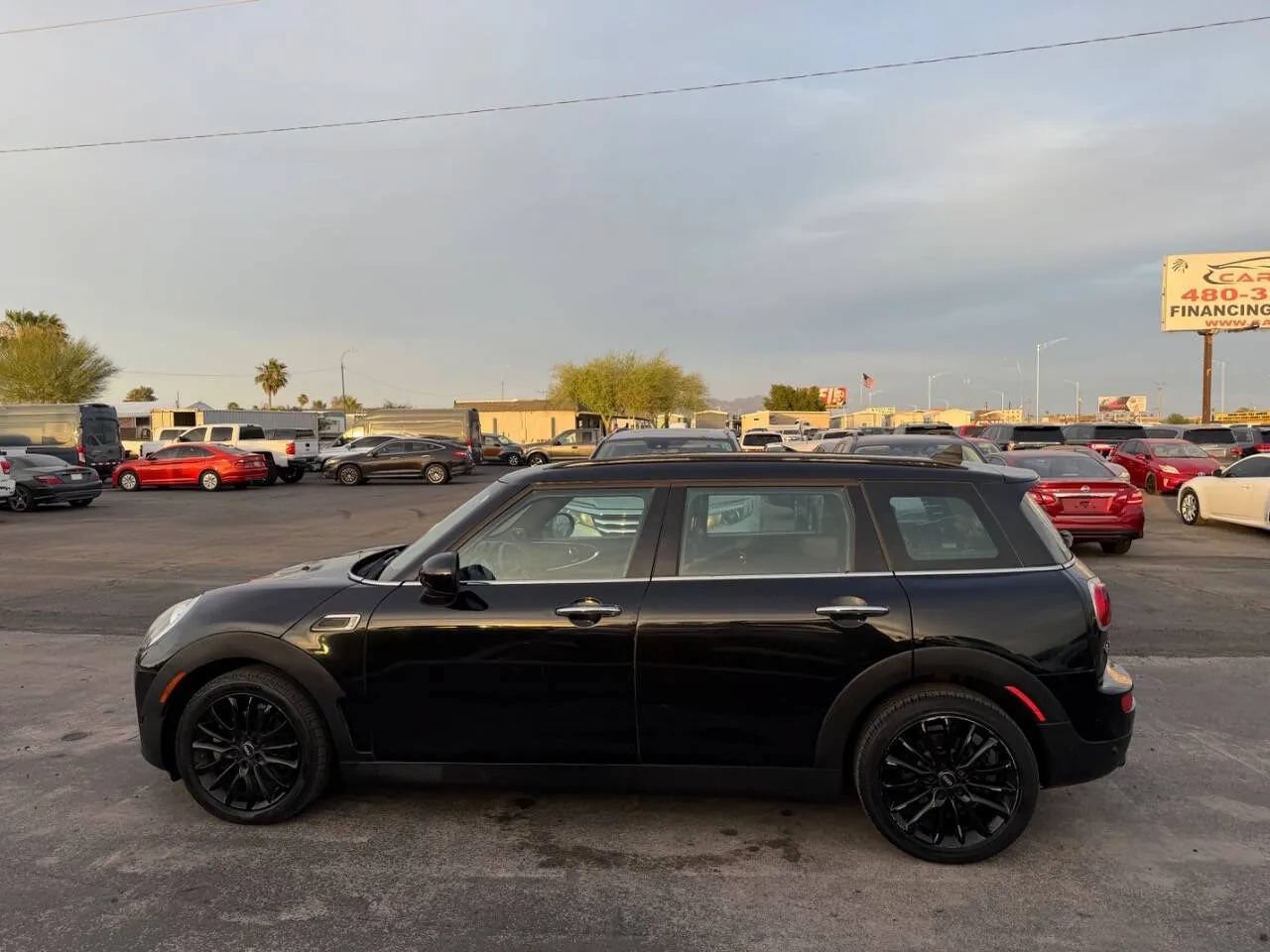 Used 2017 MINI Cooper Clubman FWD image 3