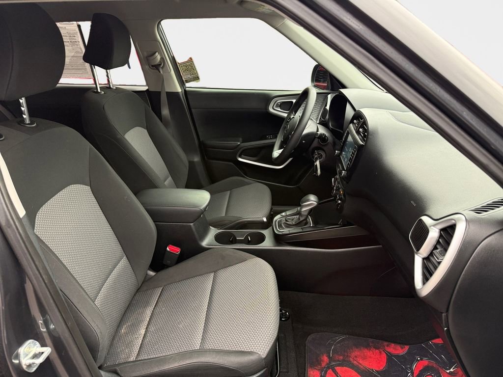 Used 2021 Kia Soul LX FWD image 19