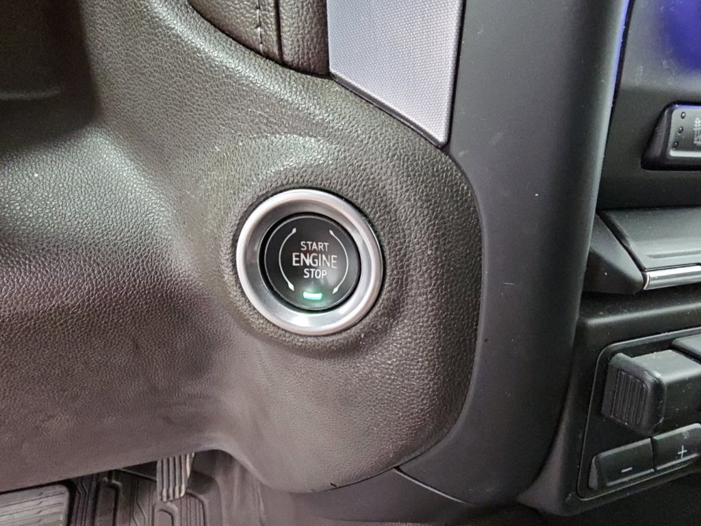 Used 2019 GMC Sierra 1500 SLT w/ SLT Premium Package RWD image 24
