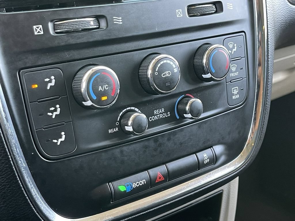 Used 2020 Dodge Grand Caravan SE w/ UConnect Hands-Free Group FWD image 25