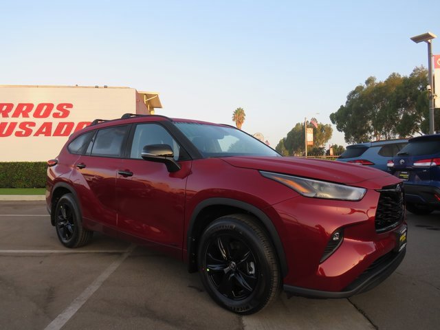 New 2025 Toyota Highlander XLE image 14