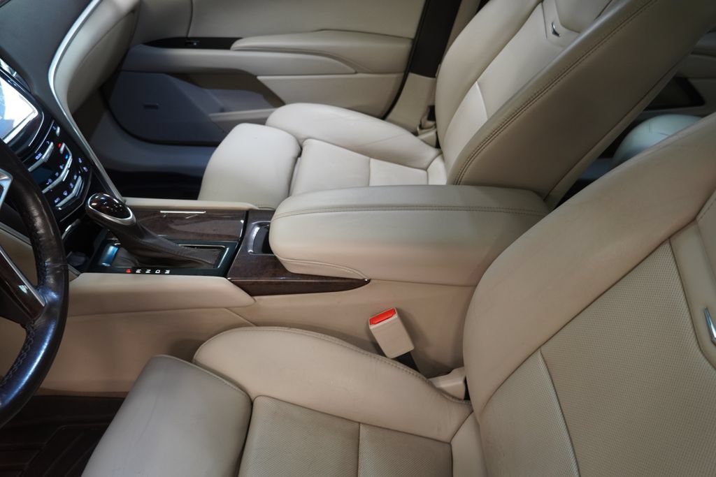Used 2013 Cadillac XTS Premium AWD/4WD image 8