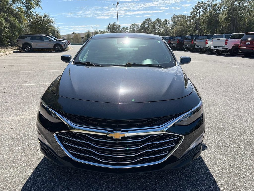 Used 2025 Chevrolet Malibu LT FWD image 2