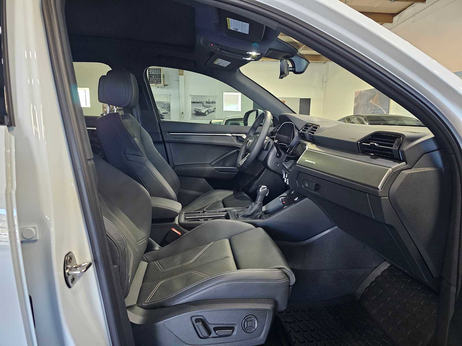 Used 2025 Audi Q3 2.0T Premium w/ Convenience Package image 10