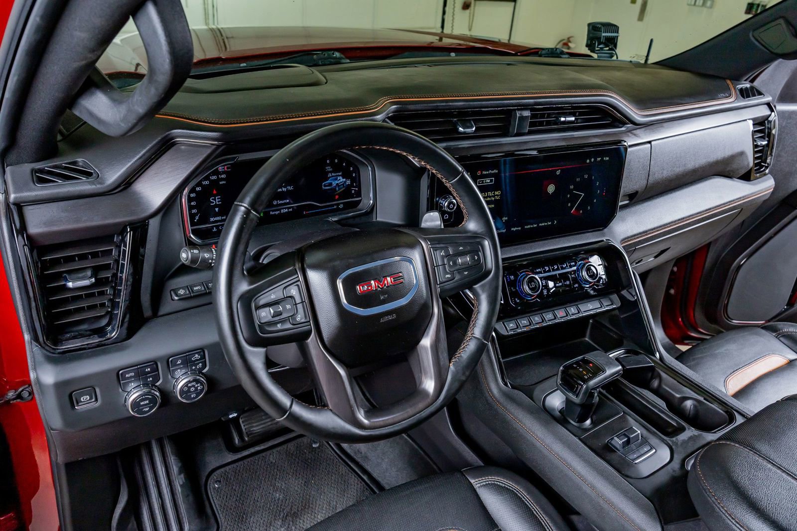 Used 2024 GMC Sierra 1500 AT4 w/ Technology Package AWD/4WD image 16