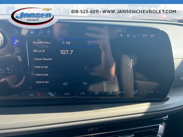 New 2026 Chevrolet Traverse LT w/ Sun and Wheel Package FWD image 13