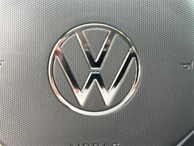 Used 2022 Volkswagen Tiguan SE image 22