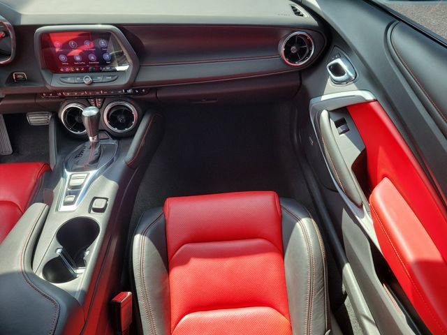 Used 2022 Chevrolet Camaro SS RWD image 11