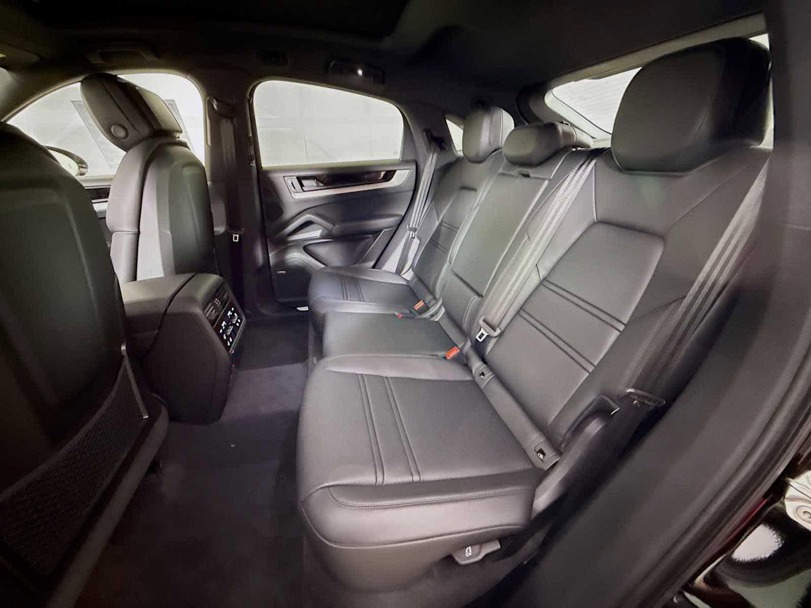 New 2026 Porsche Cayenne S AWD/4WD image 17