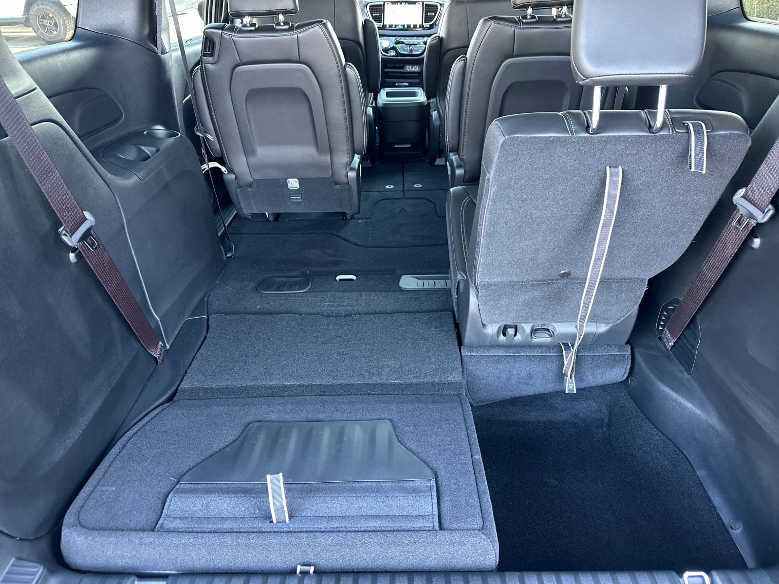 New 2025 Chrysler Voyager LX image 15
