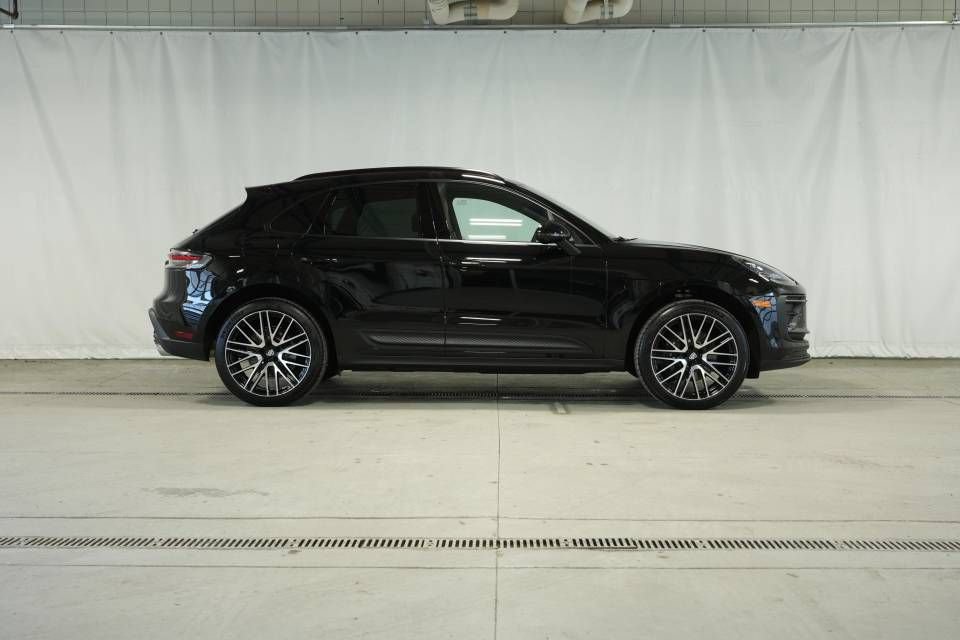 New 2026 Porsche Macan AWD/4WD image 9