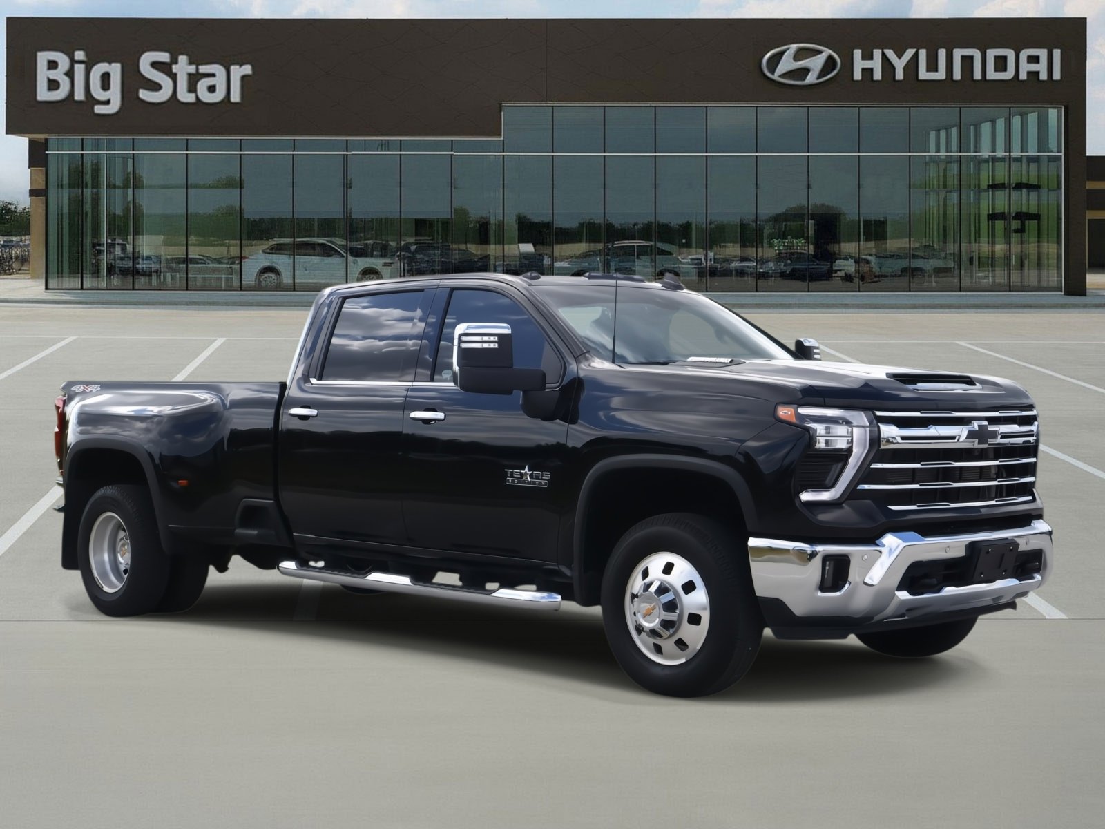 Used 2025 Chevrolet Silverado 3500 LTZ w/ LTZ Texas Edition image 8