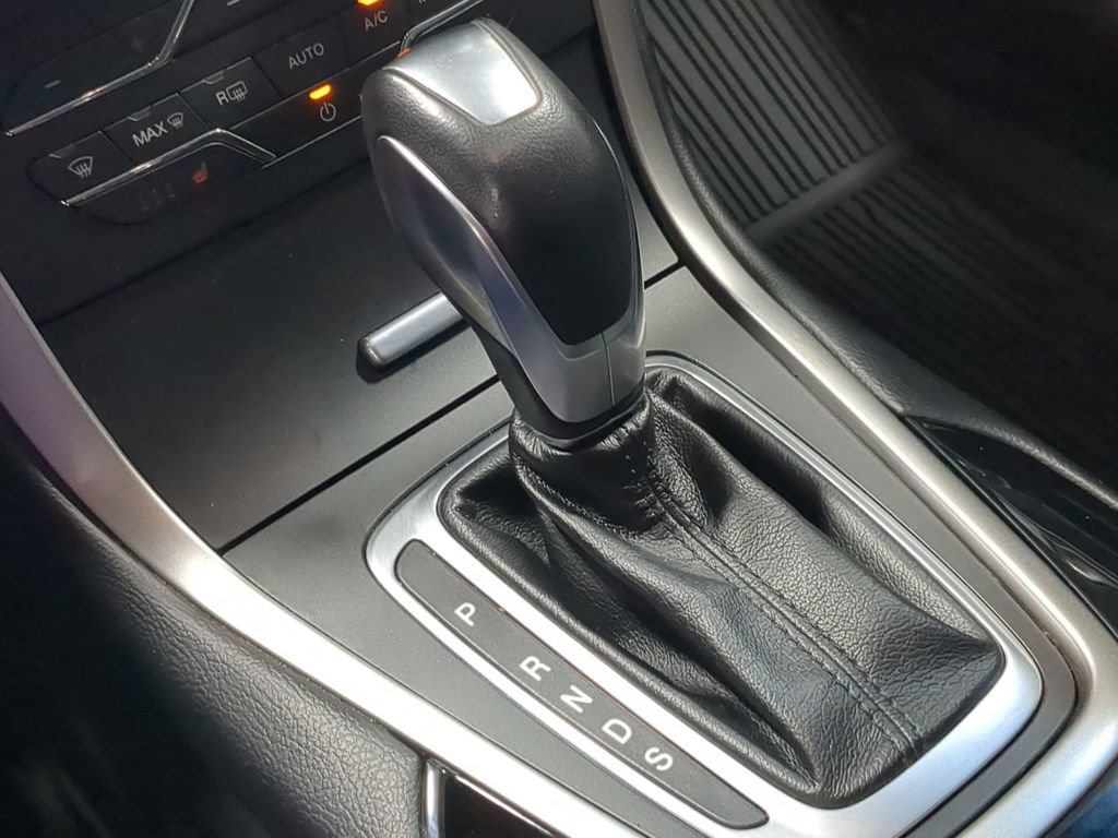 Used 2018 Ford Edge SEL w/ Equipment Group 201A AWD/4WD image 35