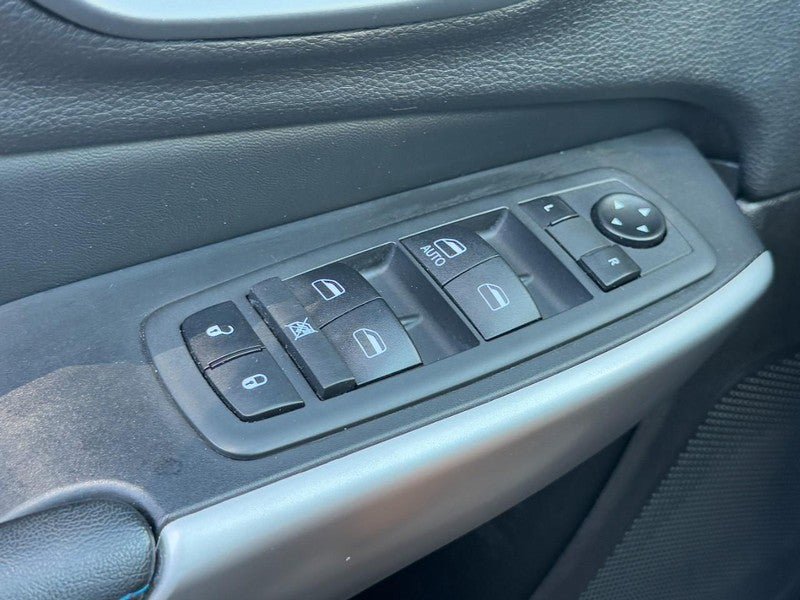 Used 2020 Jeep Cherokee Latitude AWD/4WD image 22
