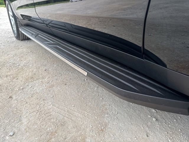 Used 2025 Chevrolet Suburban LS RWD image 10