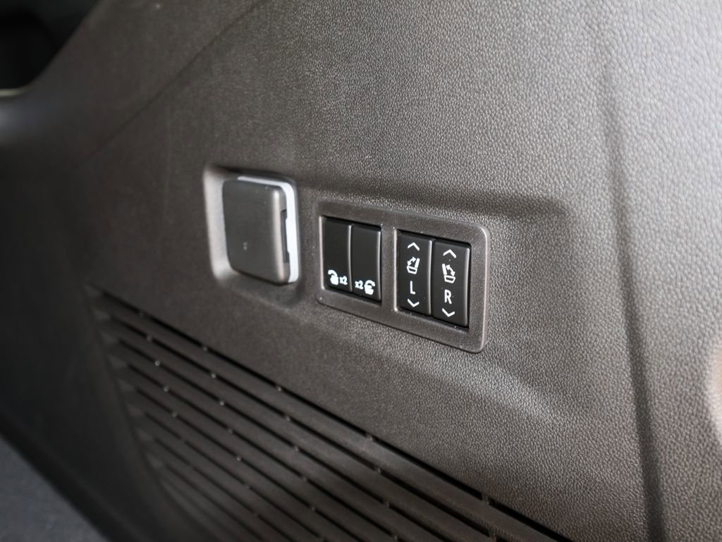 New 2026 GMC Yukon XL Elevation image 7