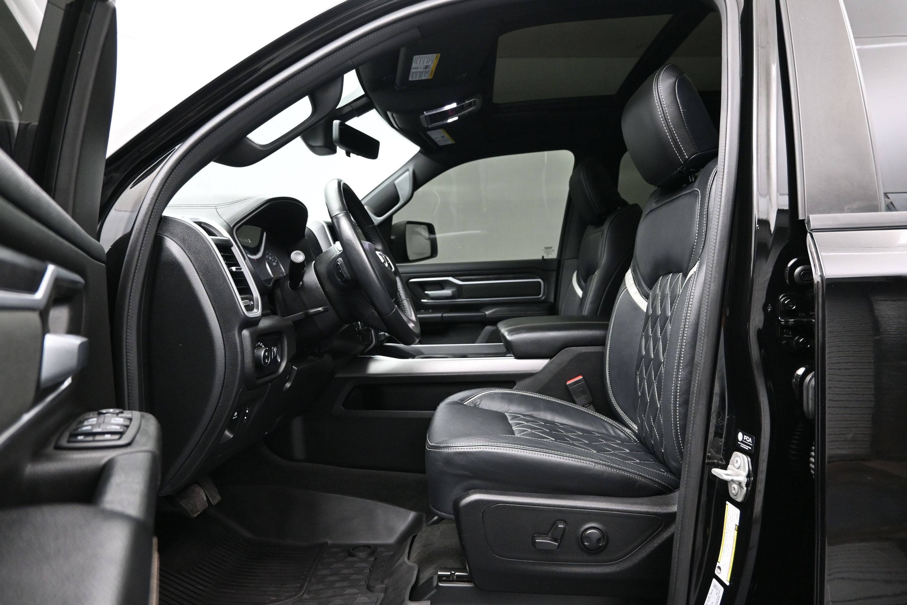 Used 2023 RAM 1500 Big Horn AWD/4WD image 9