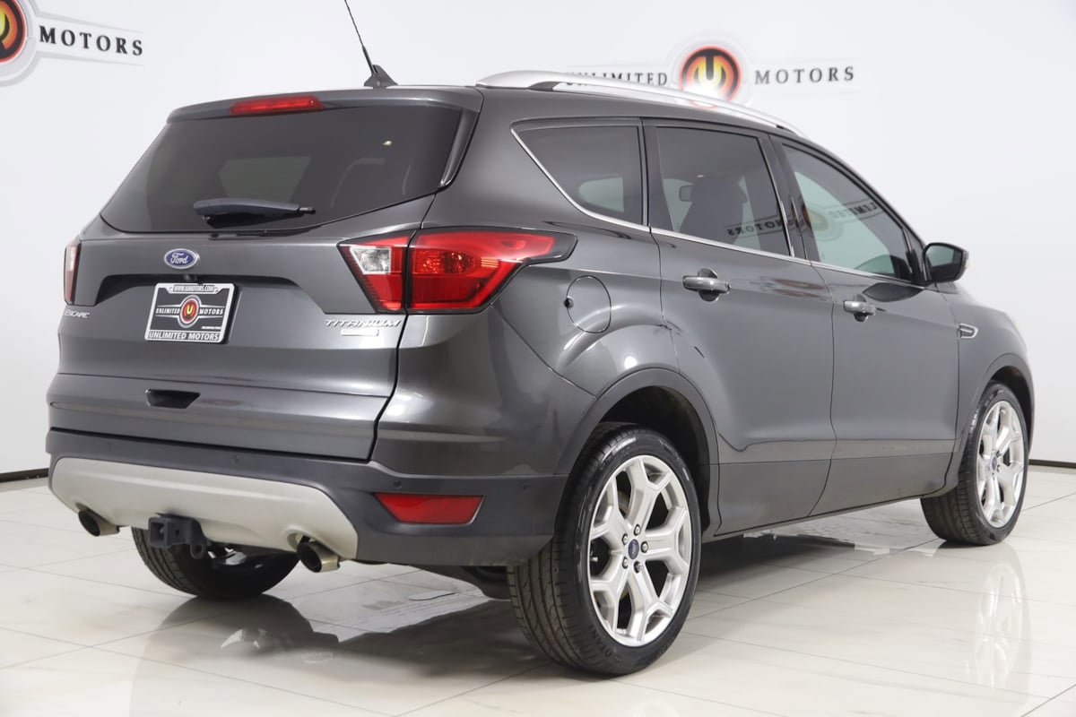 Used 2019 Ford Escape Titanium FWD image 3