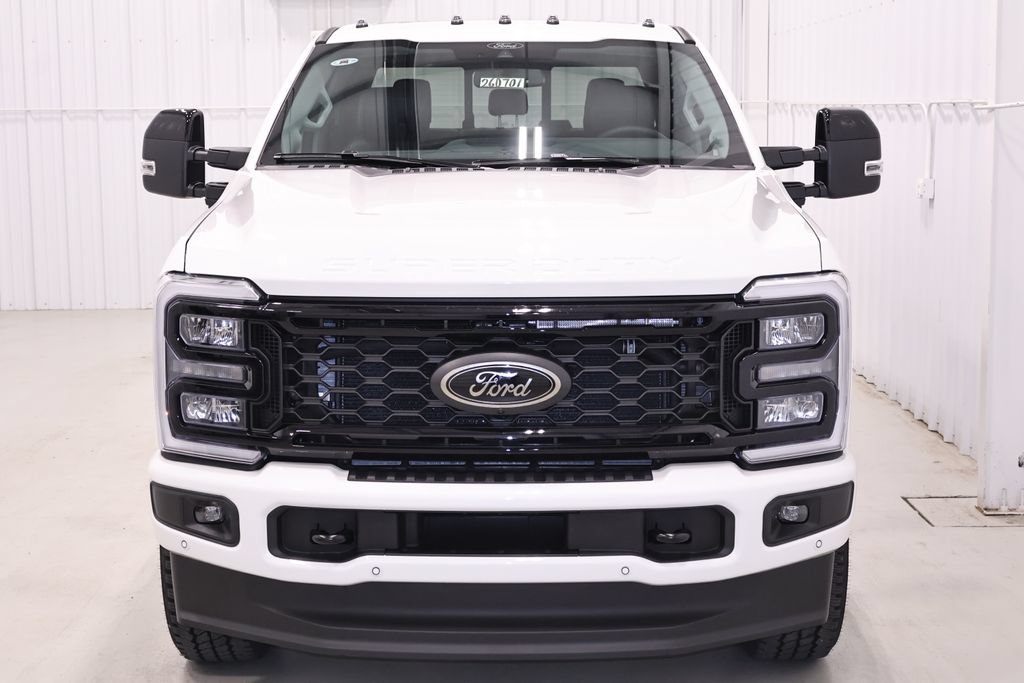 New 2026 Ford F350 Lariat w/ Black Appearance Package AWD/4WD image 4