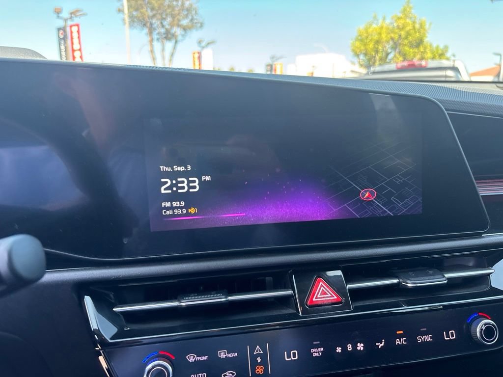 Used 2023 Kia Niro EX FWD image 23