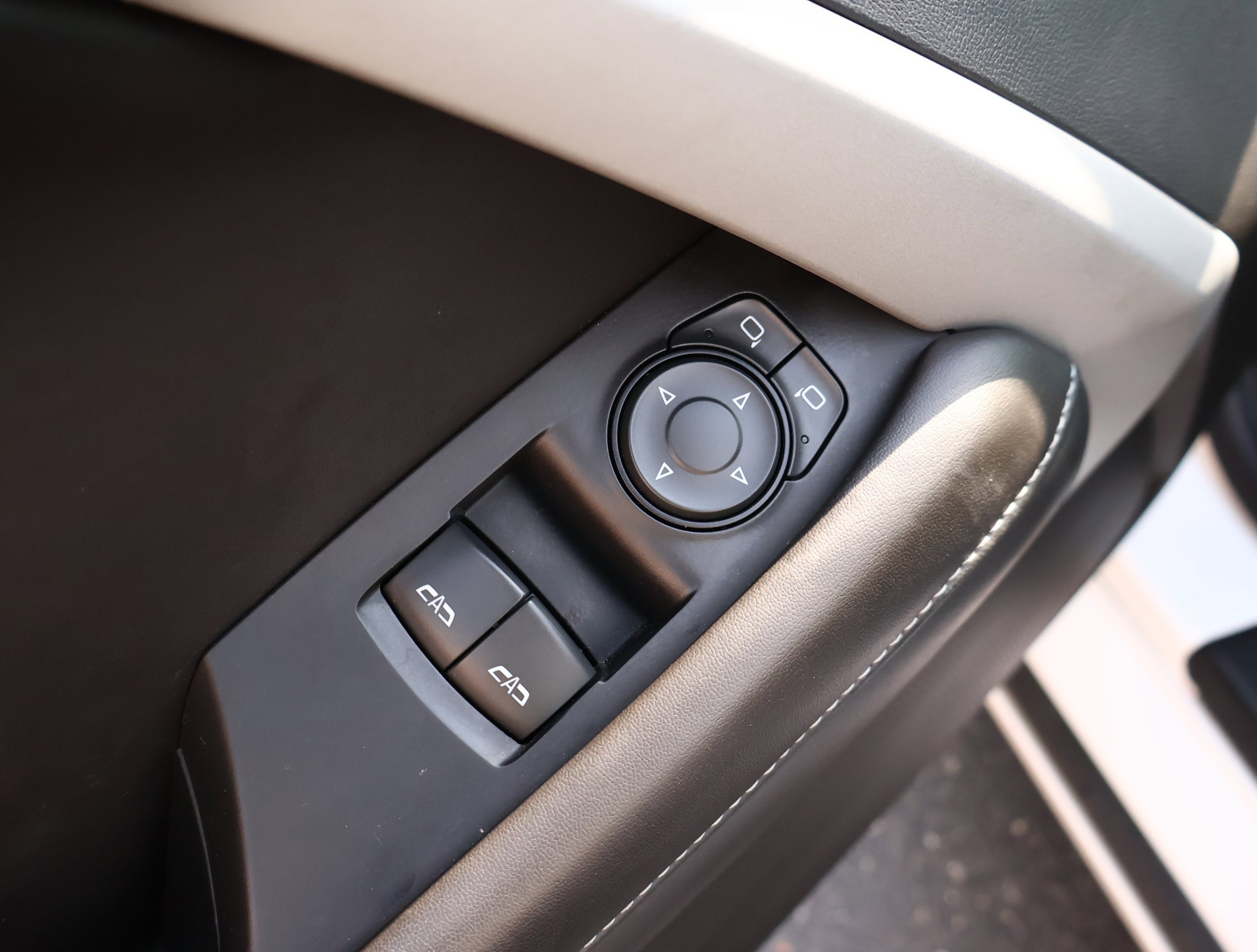 Used 2018 Chevrolet Camaro SS image 7