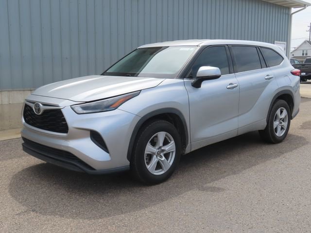 Used 2021 Toyota Highlander L FWD image 5