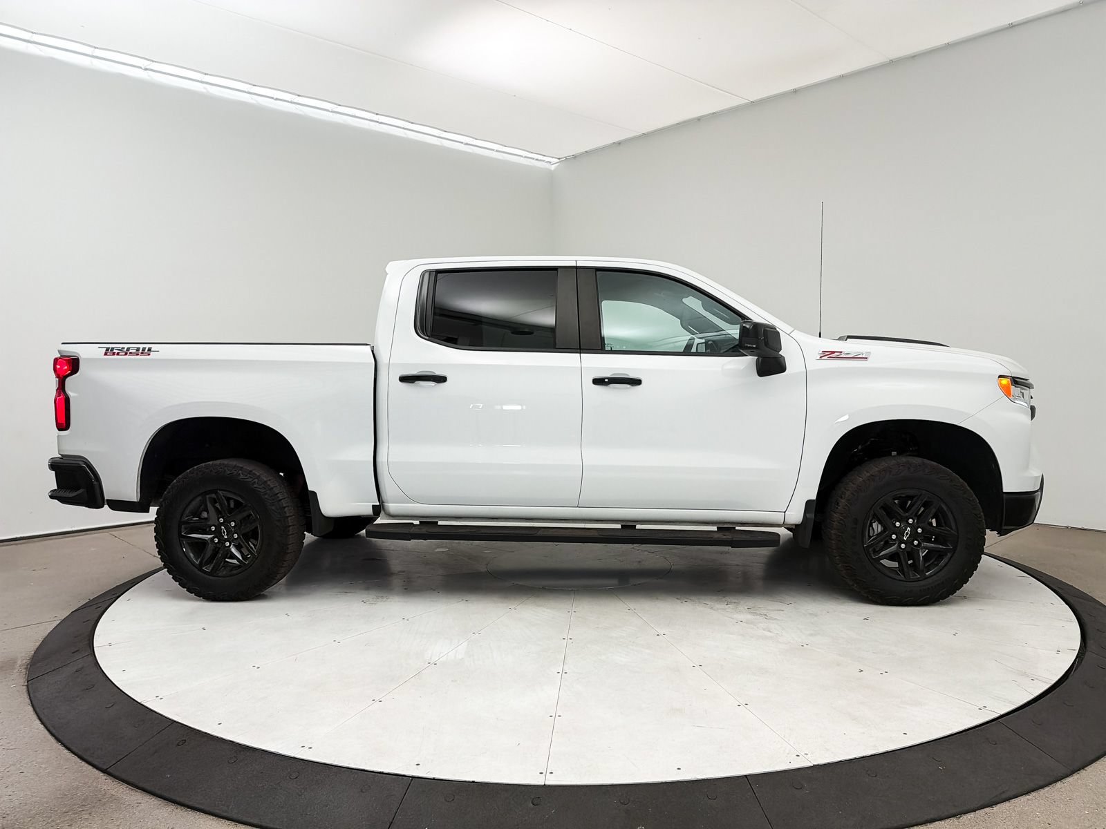 Used 2024 Chevrolet Silverado 1500 LT Trail Boss w/ Protection Package AWD/4WD image 30