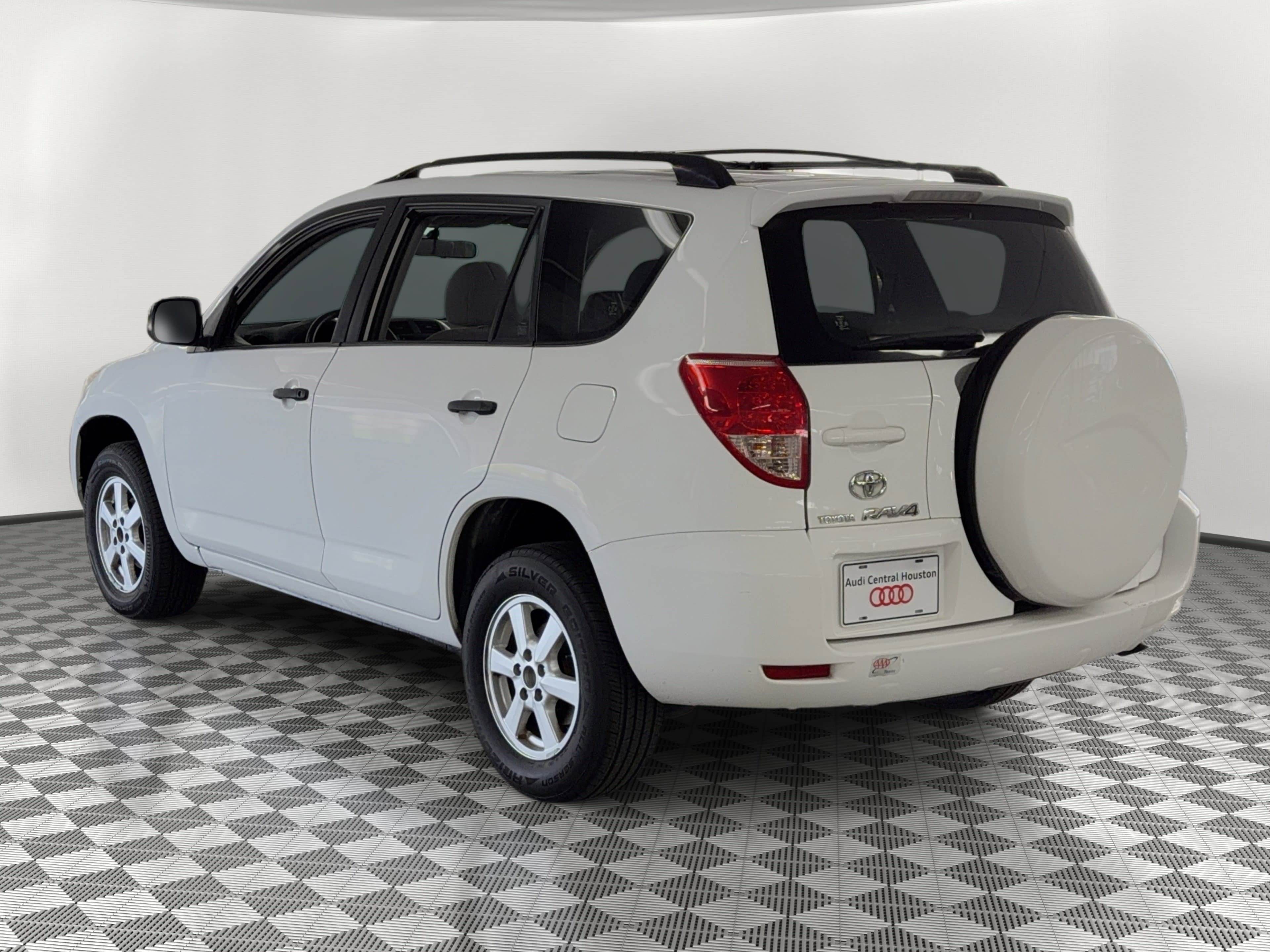 Used 2008 Toyota RAV4 2WD image 3