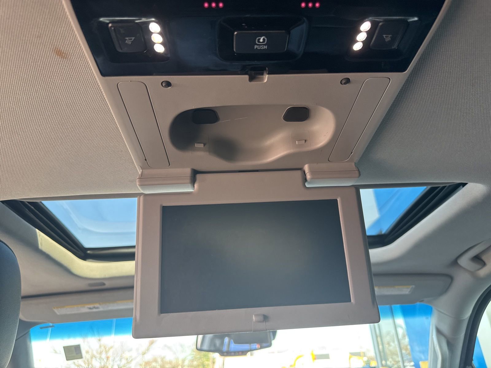 Used 2019 Chevrolet Tahoe LT w/ LT Signature Package image 41