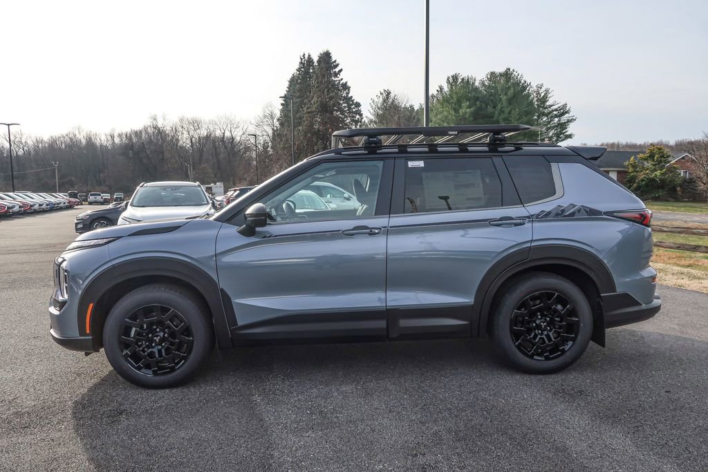 New 2026 Mitsubishi Outlander AWD image 3