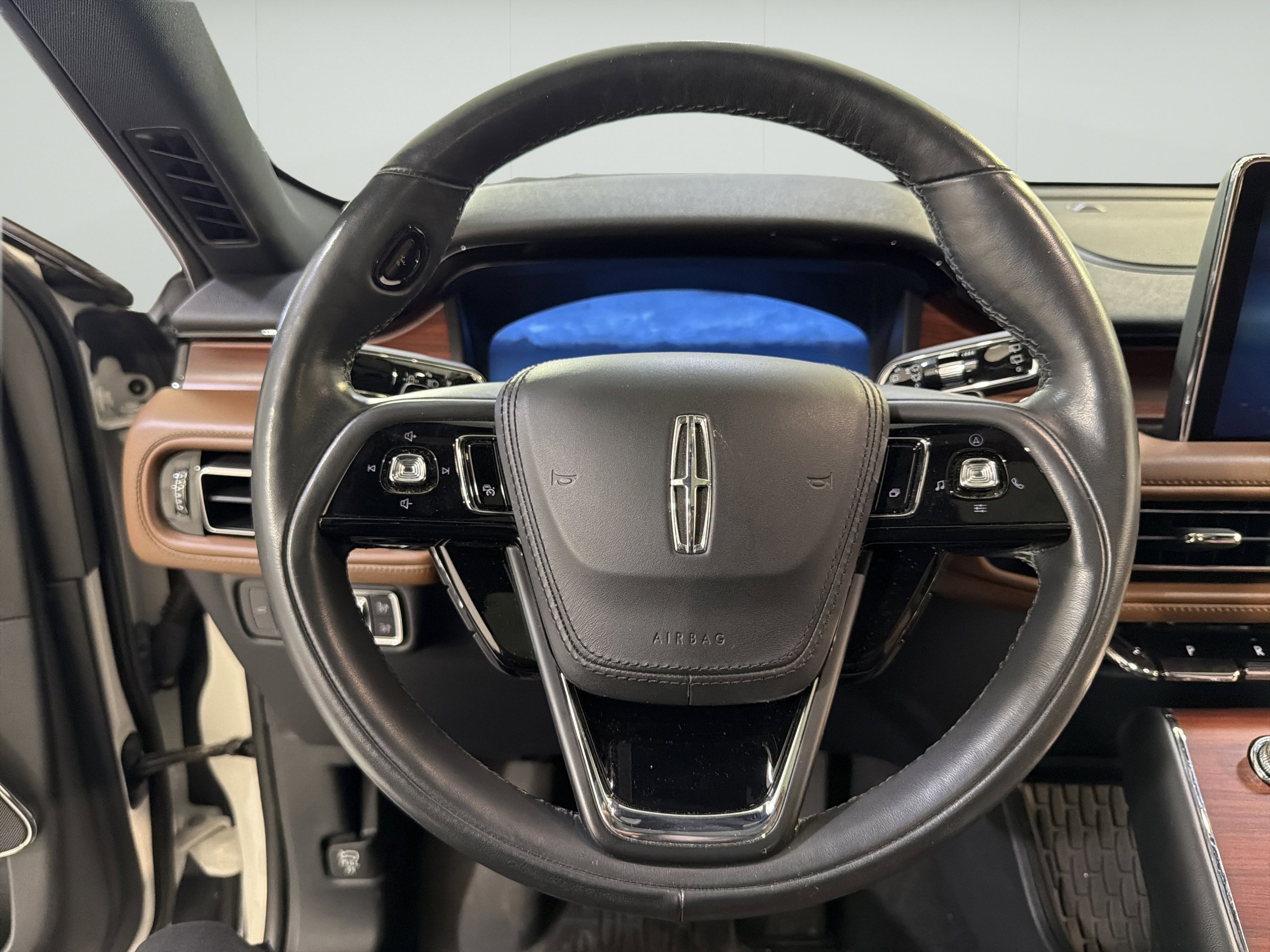 Used 2021 Lincoln Aviator Reserve w/ Elements Package Plus RWD image 16
