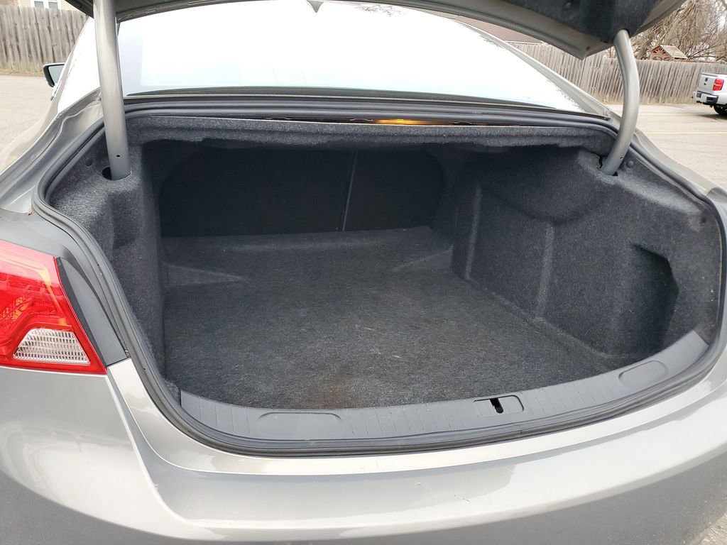 Used 2018 Chevrolet Impala LT image 6