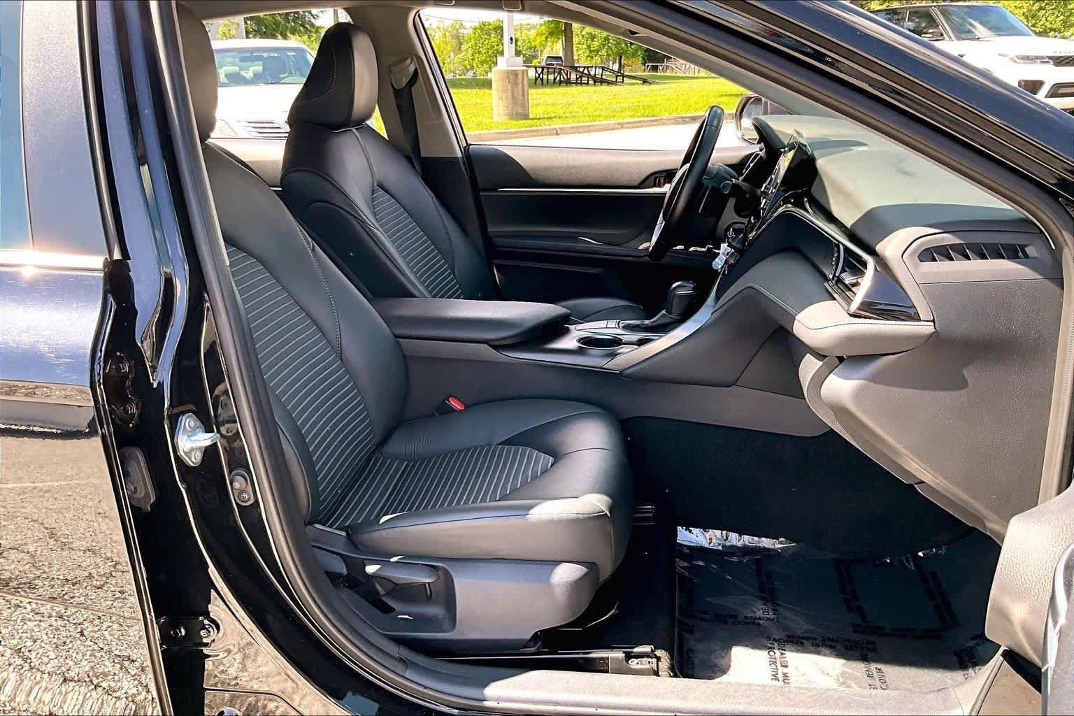 Used 2024 Toyota Camry SE FWD image 9