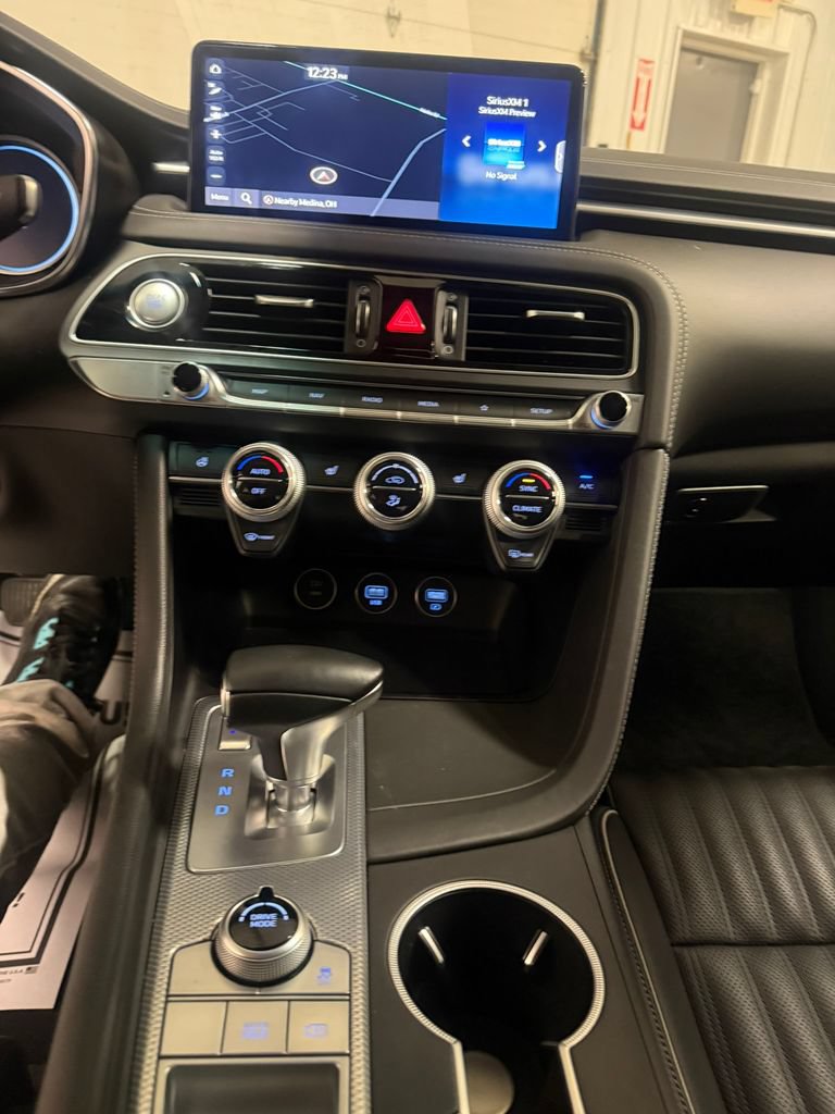 Used 2023 Genesis G70 3.3T AWD/4WD image 39