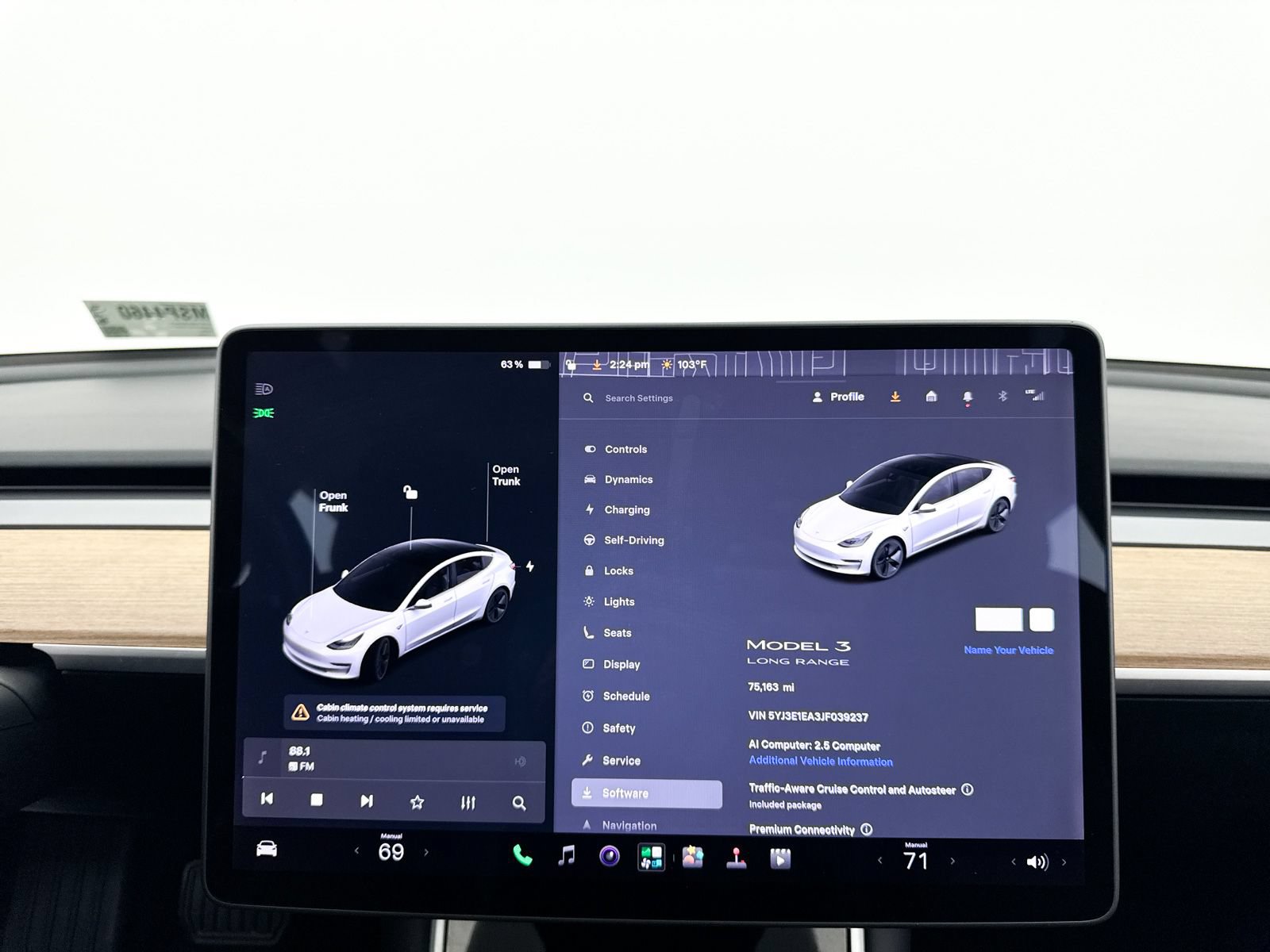Used 2018 Tesla Model 3 Long Range RWD image 28