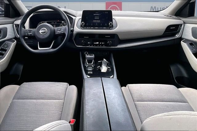 Used 2023 Nissan Rogue SV image 7