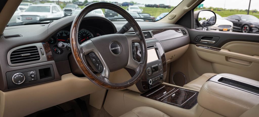 Used 2012 GMC Yukon Denali AWD/4WD image 2