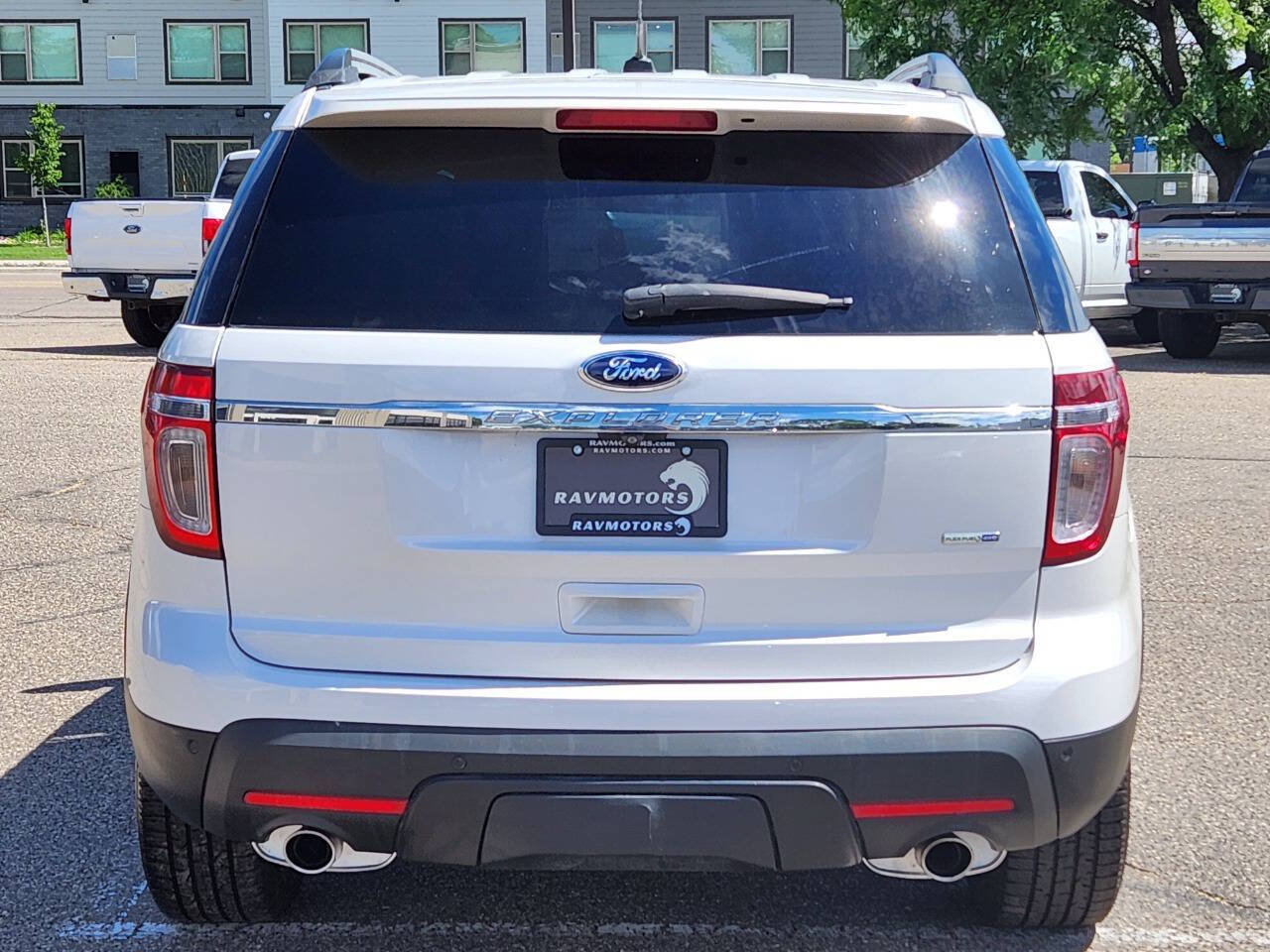 Used 2014 Ford Explorer XLT w/ Equipment Group 202A AWD/4WD image 10