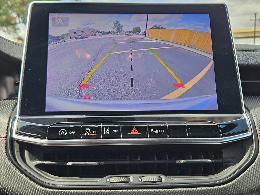 Used 2025 Jeep Compass Trailhawk w/ Trailer Tow Group AWD/4WD image 25
