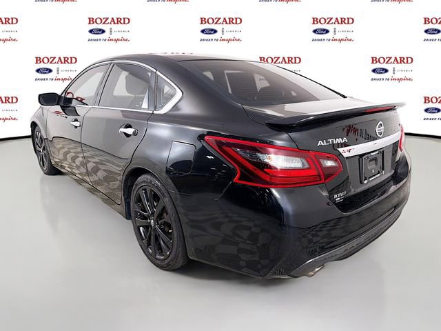 Used 2017 Nissan Altima 2.5 SR w/ Midnight Edition Package FWD image 6