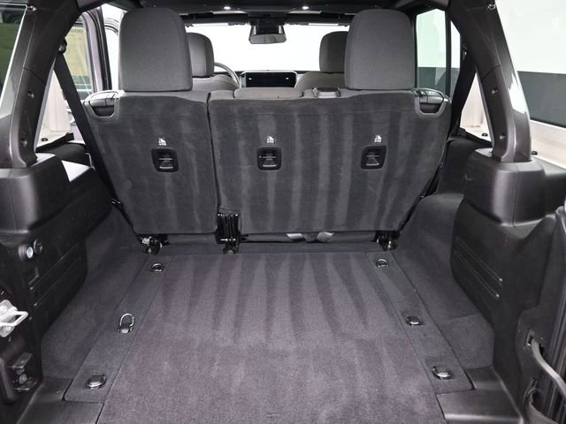 Used 2025 Jeep Wrangler Sport S image 12