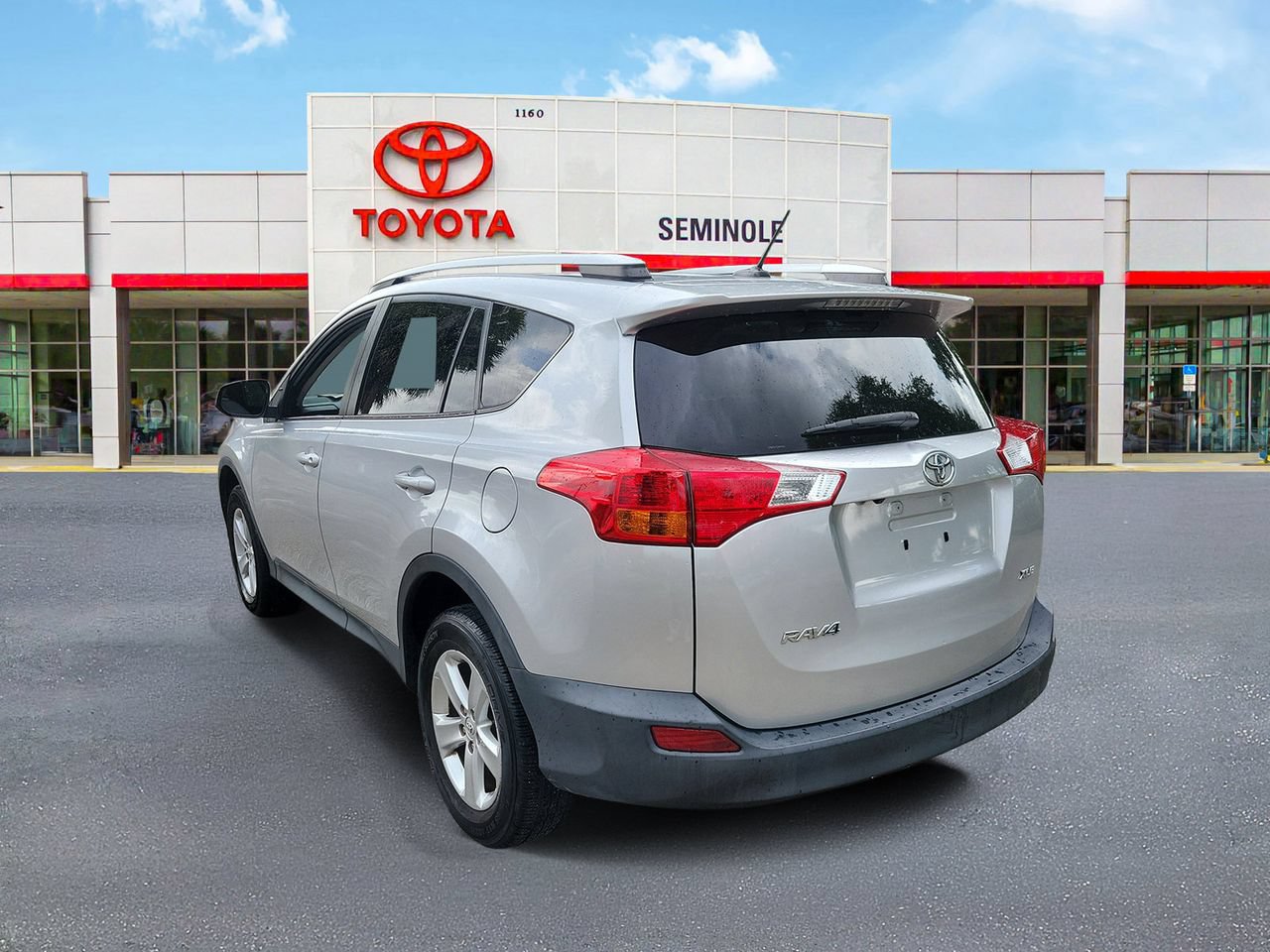 Used 2014 Toyota RAV4 XLE FWD image 4