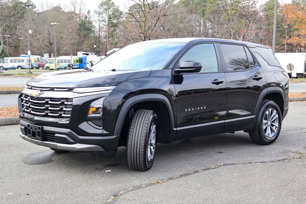 Used 2025 Chevrolet Equinox LT image 3