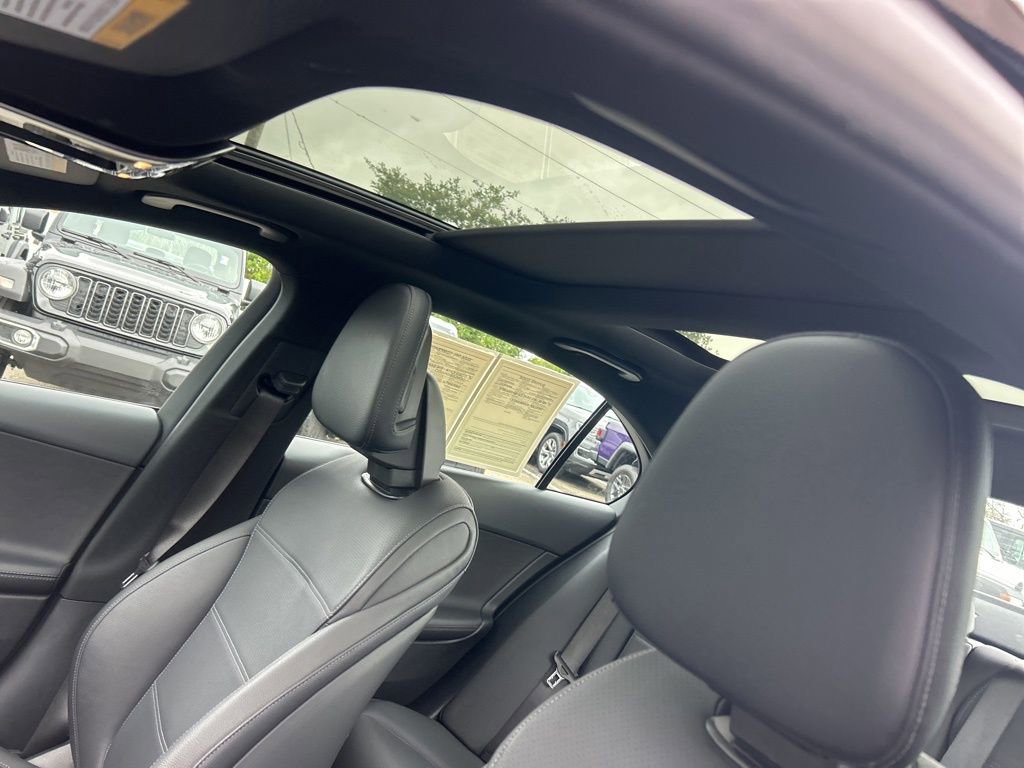 Used 2025 Mercedes-Benz C 300 4MATIC Sedan image 11