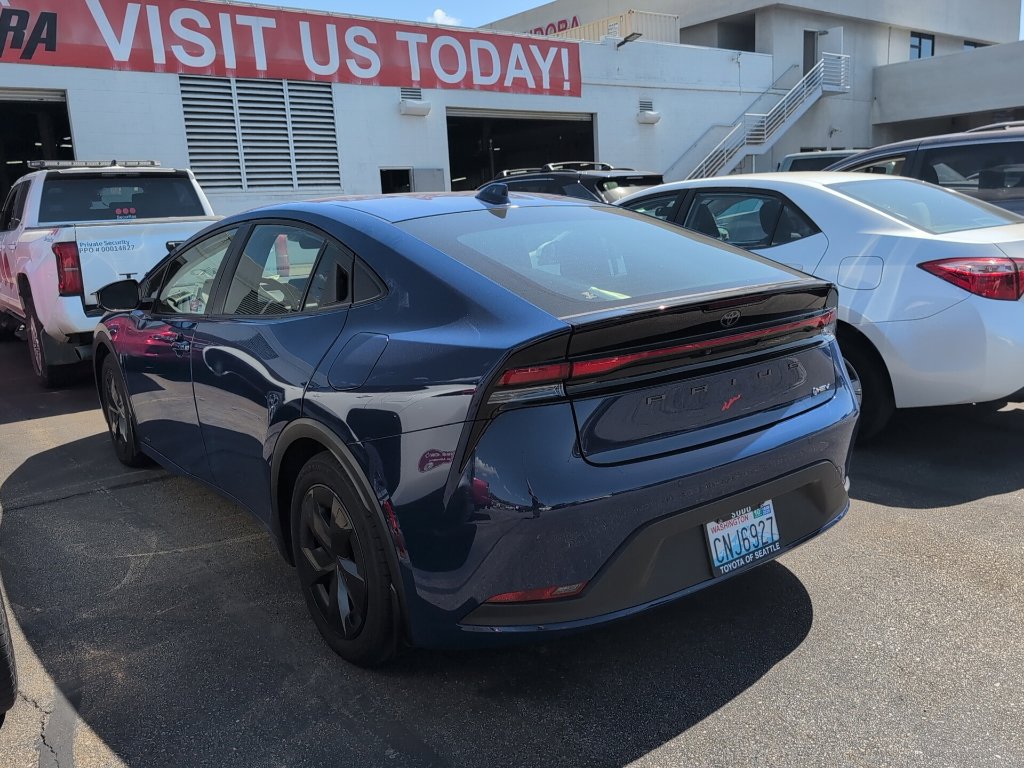 Certified 2024 Toyota Prius LE AWD/4WD image 5