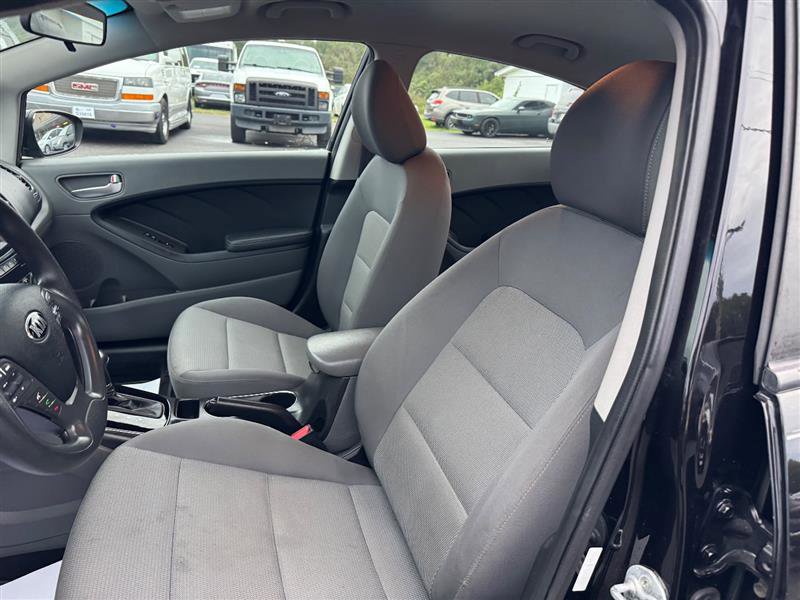 Used 2018 Kia Forte LX image 29