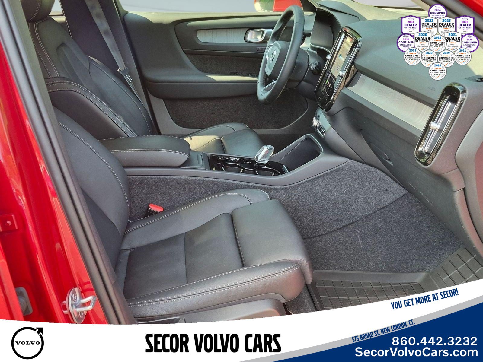 Used 2024 Volvo XC40 B5 Plus w/ Protection Package Premier AWD/4WD image 29