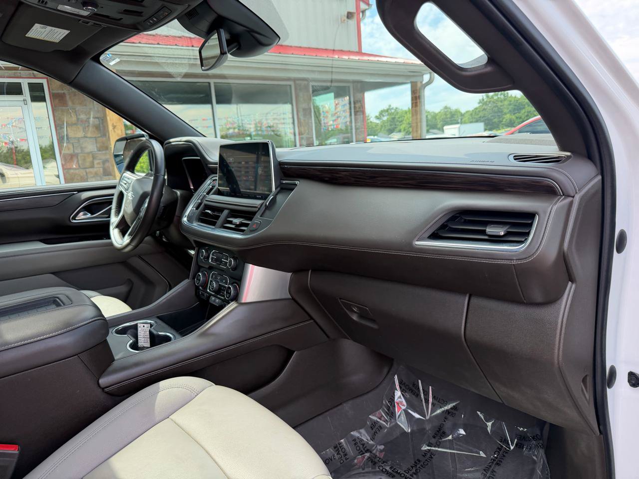 Used 2023 Chevrolet Suburban Z71 AWD/4WD image 26