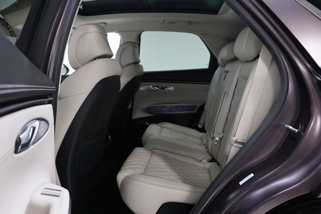 Used 2023 Genesis GV70 3.5T Sport w/ Sport Advanced Package AWD/4WD image 31
