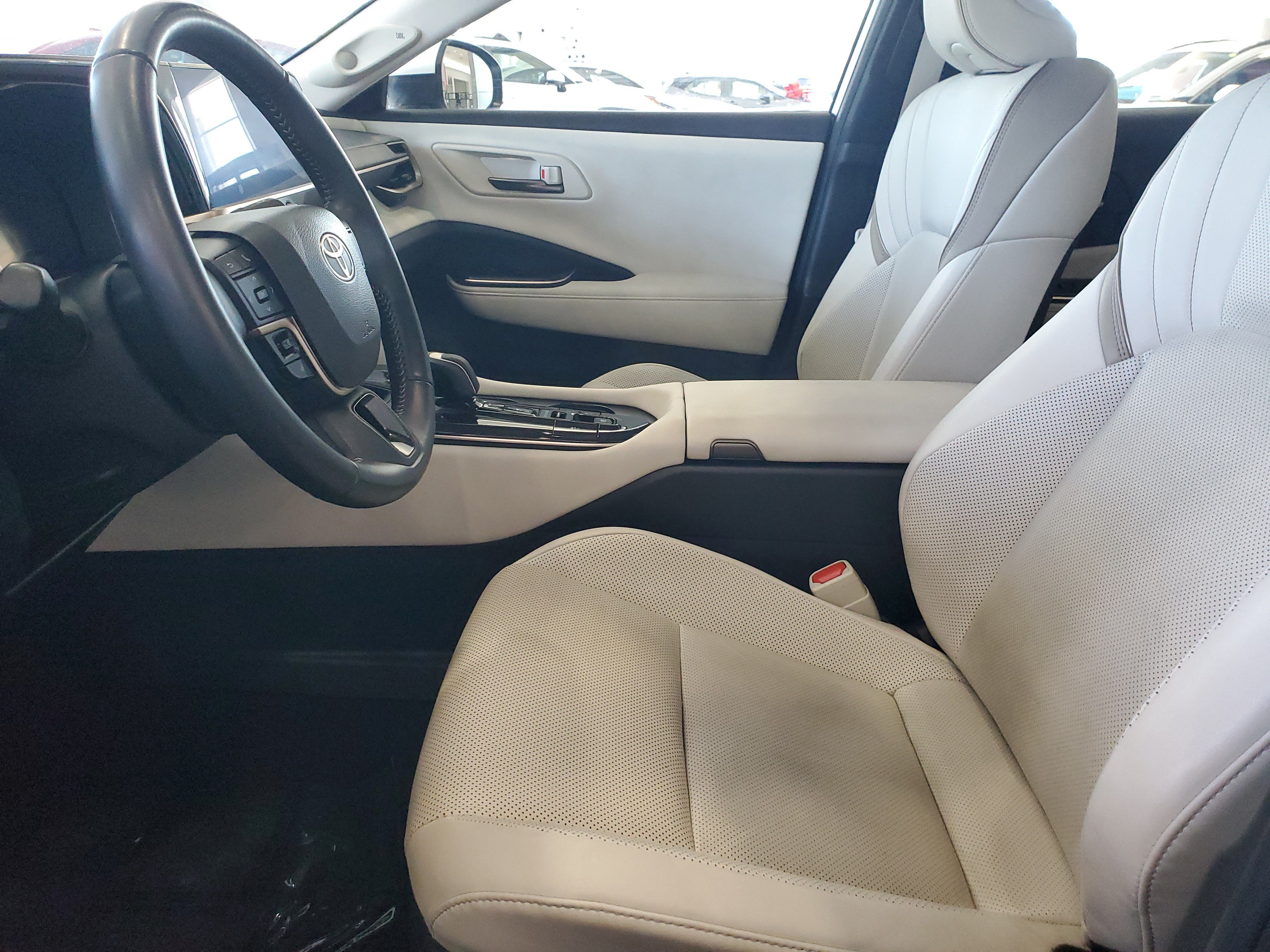 Certified 2024 Toyota Crown AWD/4WD image 18